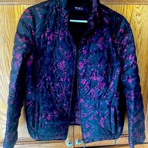 Ladies Tumi light puffer jacket